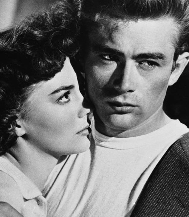 James Dean et Natalie Wood dans la Fureur de vivre (1955)