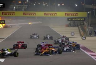 Lors du GP de Bahreïn dimanche, Romain Grosjean est miraculeusement sorti sain et sauf de l'incendie de sa monoplace après un terrible accident au départ du GP de Bahreïn.